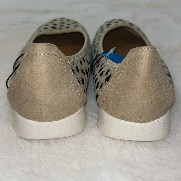 Seychelles Cheetah Print Slip On Shoes - Picture 5 of 13